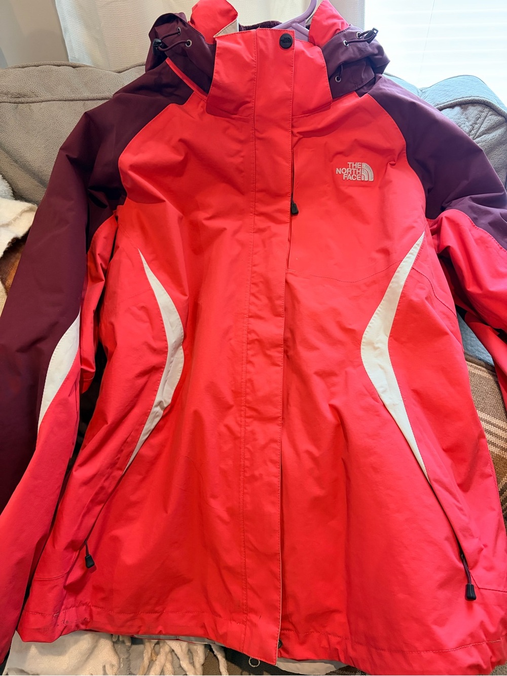 The North Face Women's Red and Maroon Ski Jacket